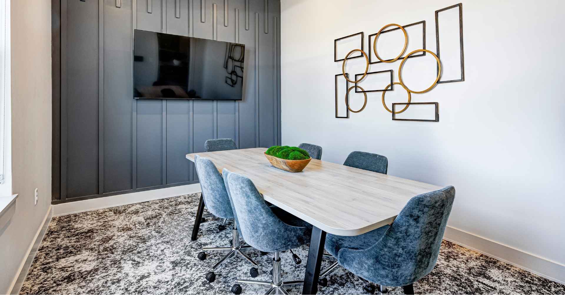 Crossing 5 Conference Room