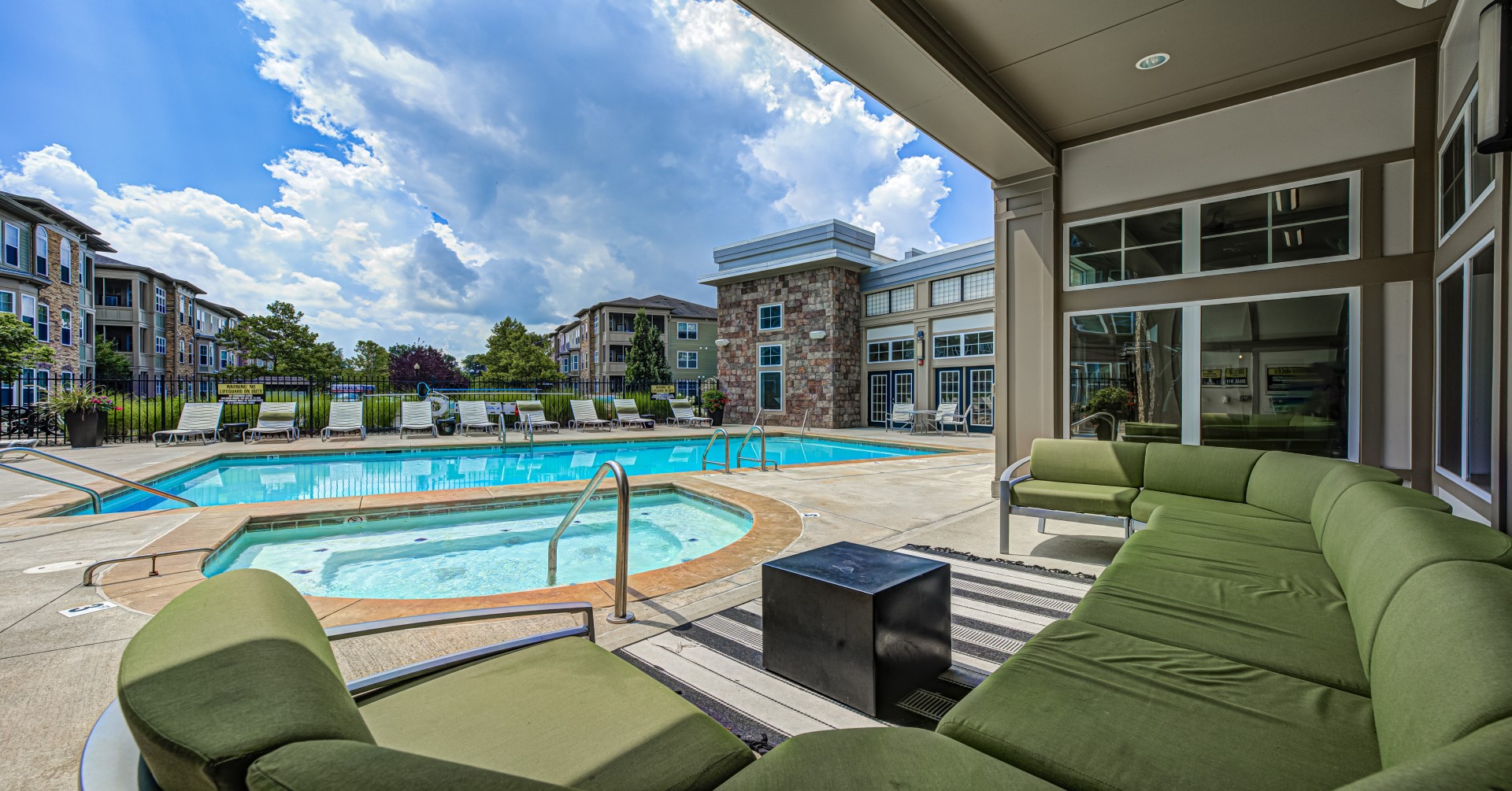 One One Six Hotub Lounge Area